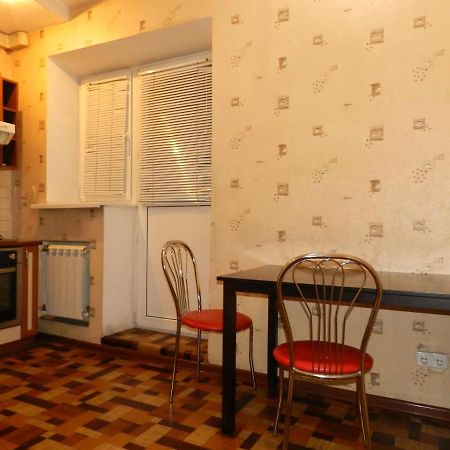 1-Room Apartment 50M2 On Metalurhiv Avenue 17, By Grandhome Zaporizhia Exterior foto