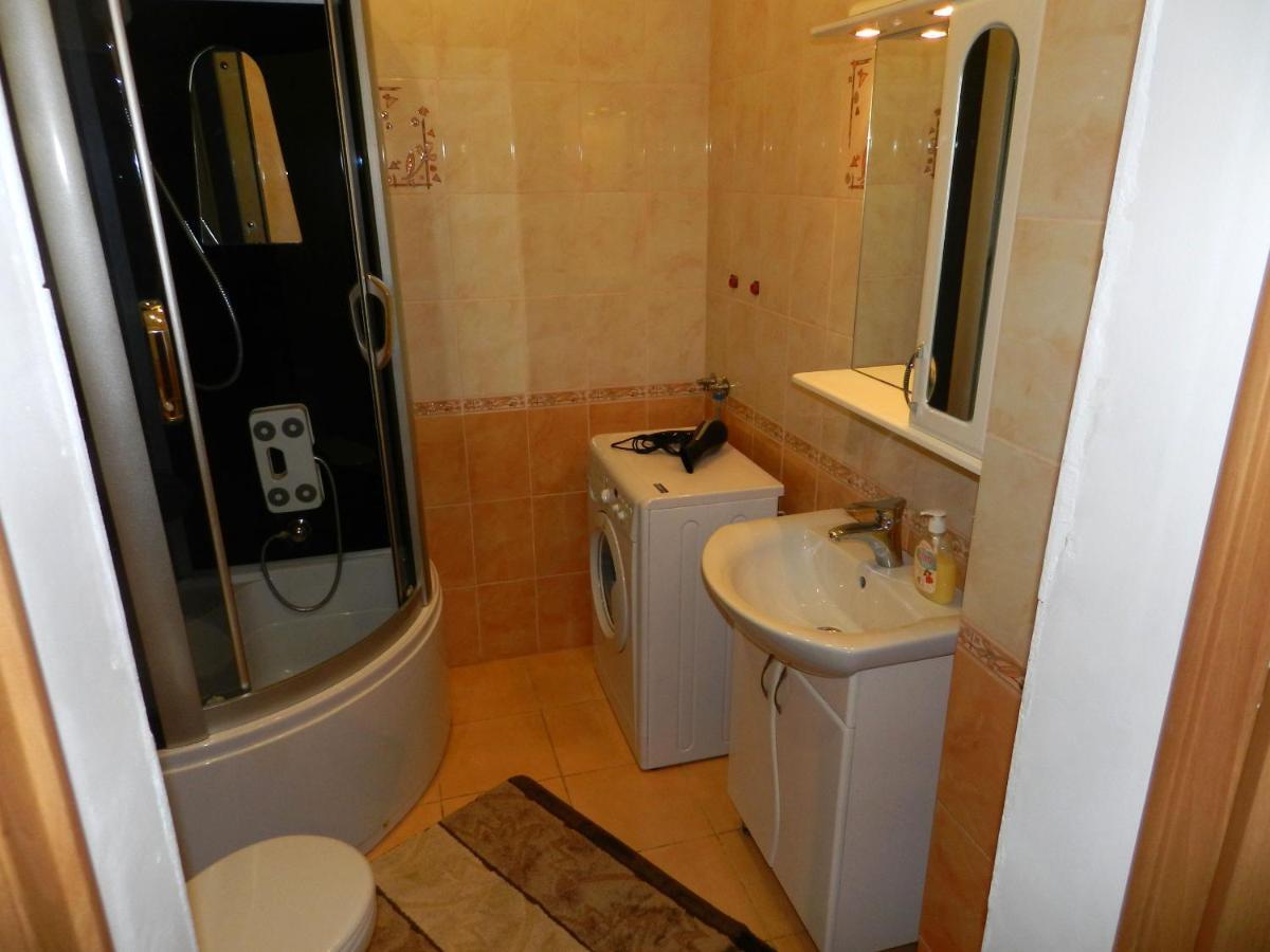 1-Room Apartment 50M2 On Metalurhiv Avenue 17, By Grandhome Zaporizhia Exterior foto