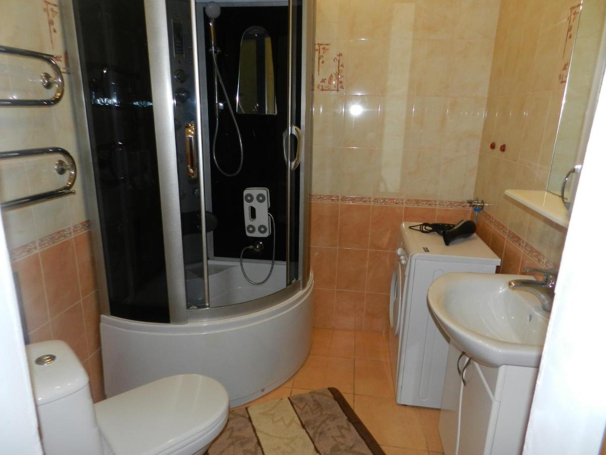 1-Room Apartment 50M2 On Metalurhiv Avenue 17, By Grandhome Zaporizhia Exterior foto